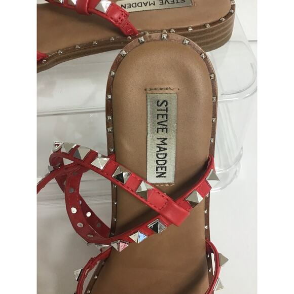 Steve Madden Red Sandals with Metal‎ Accent Women Size 8 - Picture 3 of 5